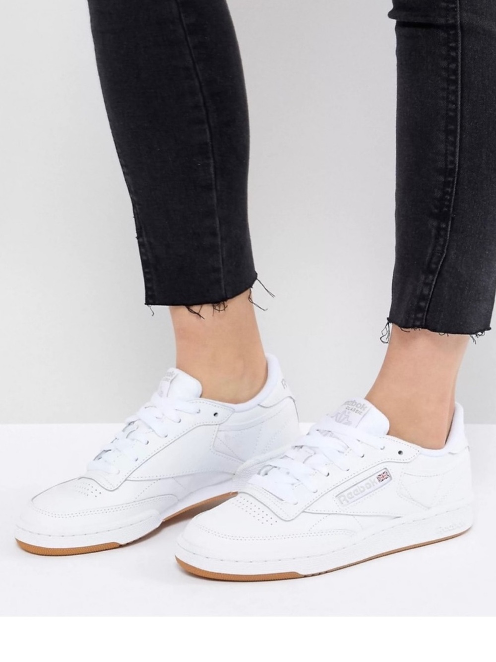 Reebok classics club c 85 white gum sole sneaker women’s size 9